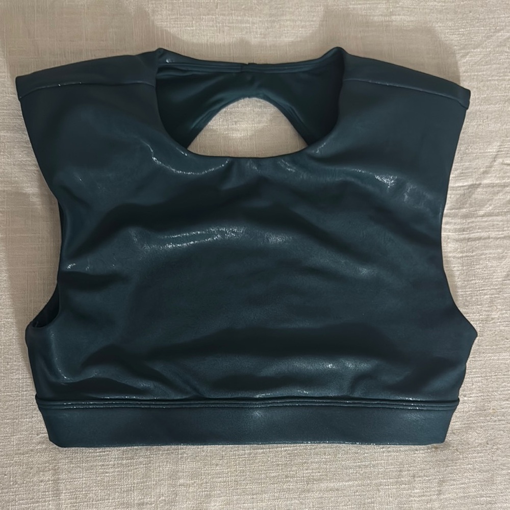 Alo top size small